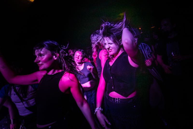 Girls to the Front
