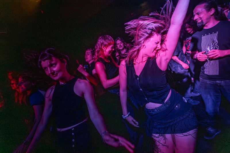 Girls to the Front